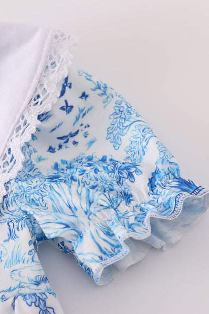 Blue willow toile print bubble